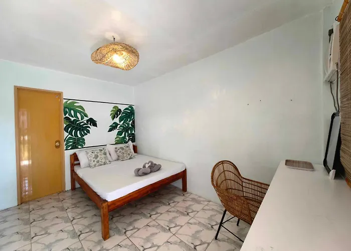 5r Tourist & Restaurant Hotel