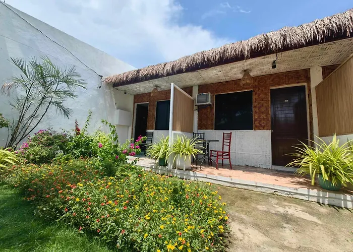 5r Tourist & Restaurant Hotel