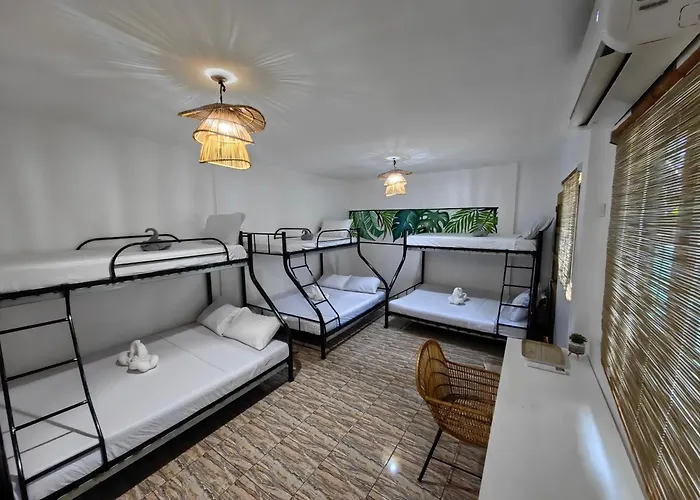 5r Tourist & Restaurant Hotel
